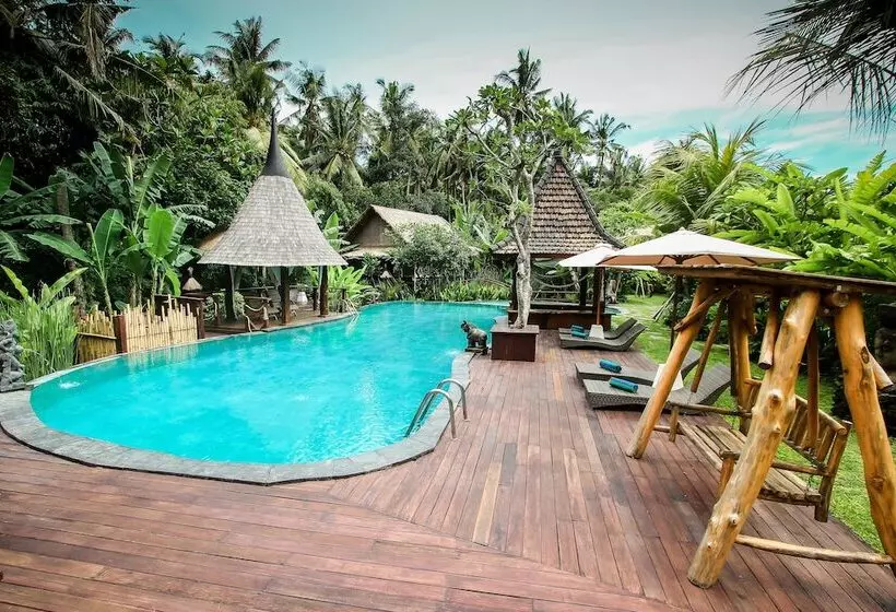 Hotelli Keramas Sacred River Retreat Resort And Villa