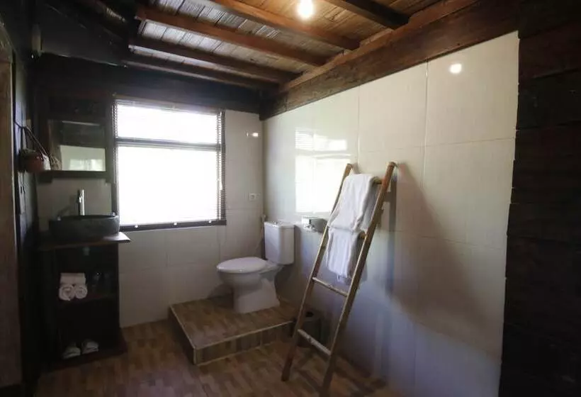 Hotelli Keramas Sacred River Retreat Resort And Villa