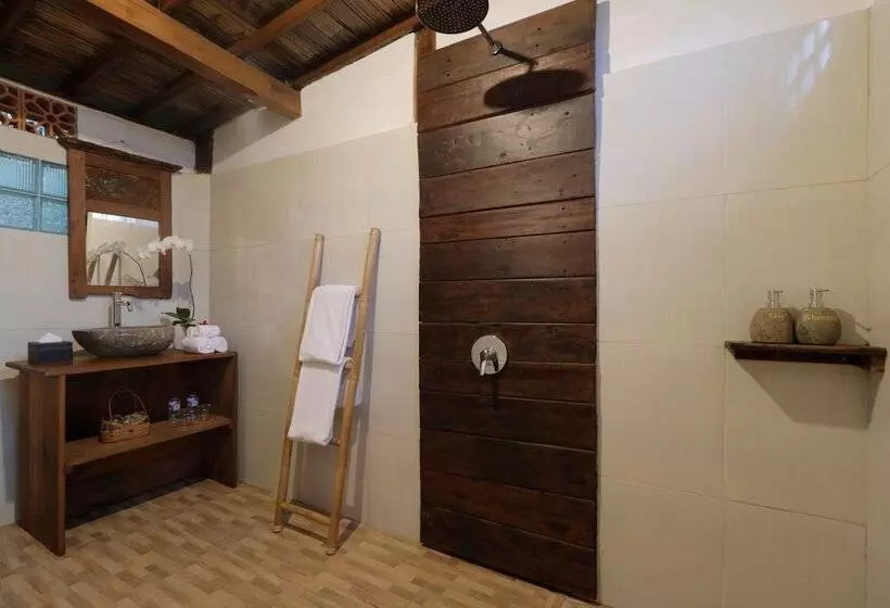 Hotelli Keramas Sacred River Retreat Resort And Villa