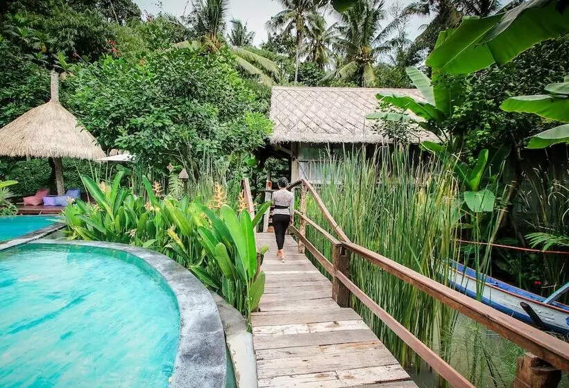 Hotelli Keramas Sacred River Retreat Resort And Villa