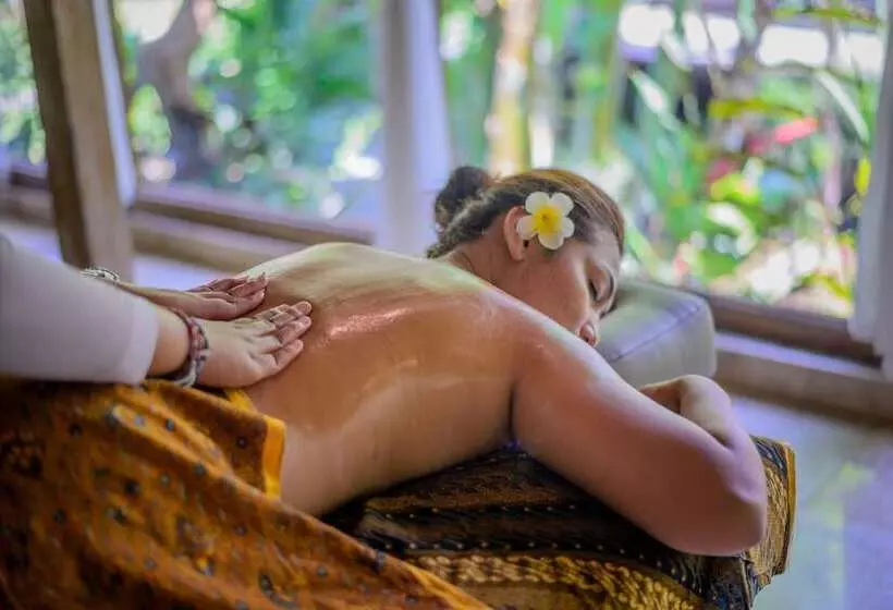 Hotelli Keramas Sacred River Retreat Resort And Villa