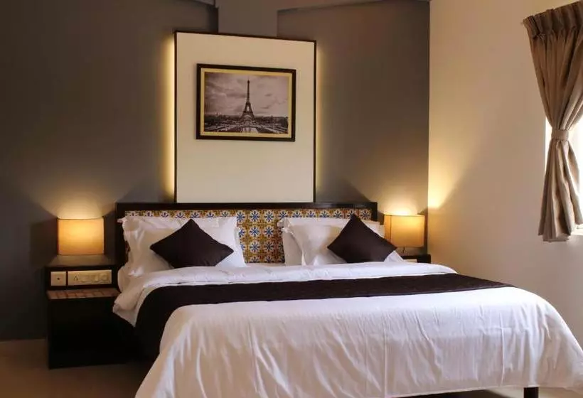 ホテル Ria Residency