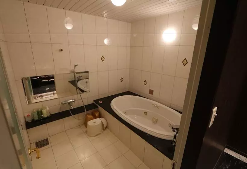 Hotelli Sari Resort Takinoyashiro