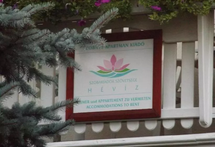 پانسیون Hévízi Fecskefészek