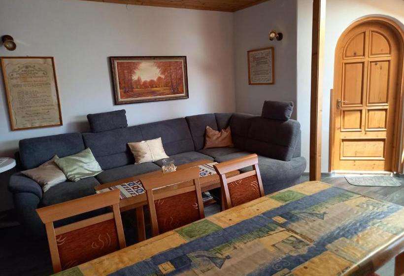 ペンション Hévízi Fecskefészek