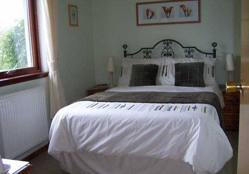 Glenshian Guest House Bed & Breakfast