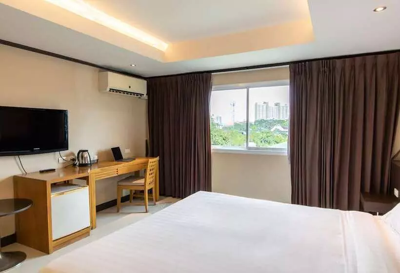 Avana Hotel And Convention Centre