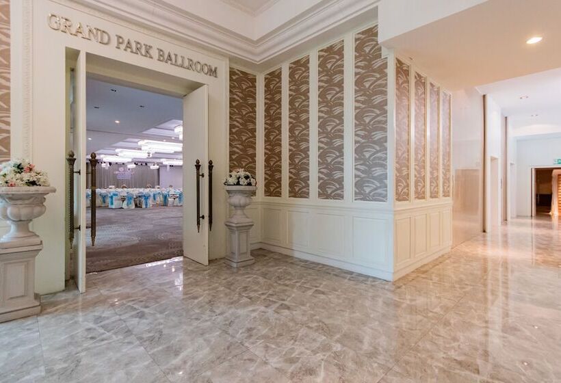 Avana Hotel And Convention Centre