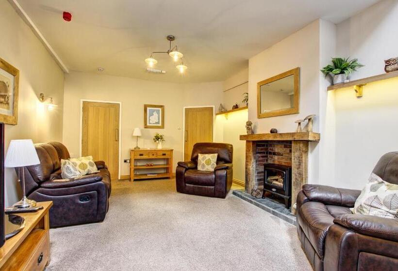 Отель Butterchurn Guest House