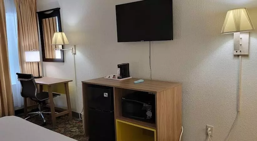 Hotel Carolina A Days Inn By Wyndham