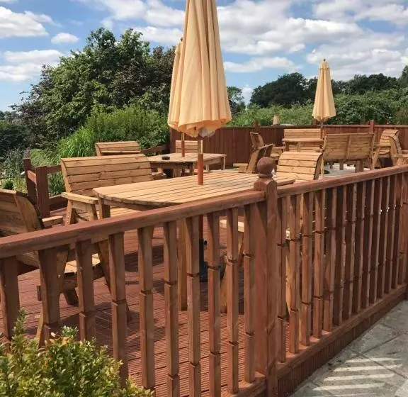 Отель The Cherry Tree Inn