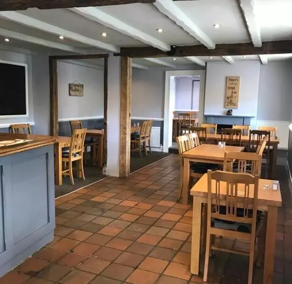 Отель The Cherry Tree Inn