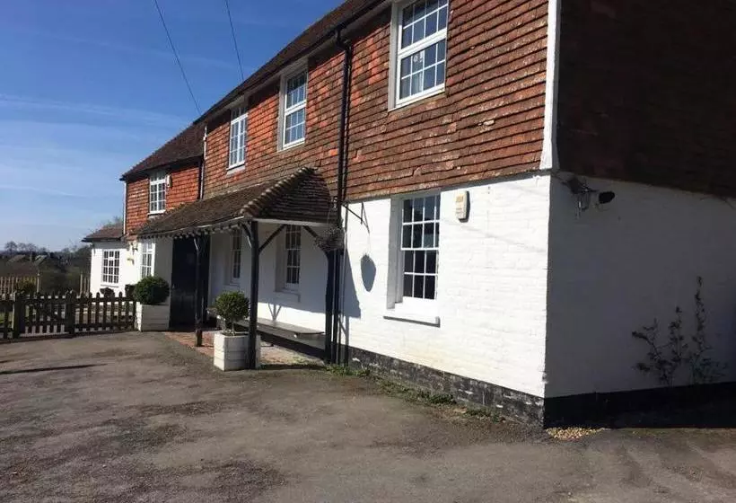 Отель The Cherry Tree Inn