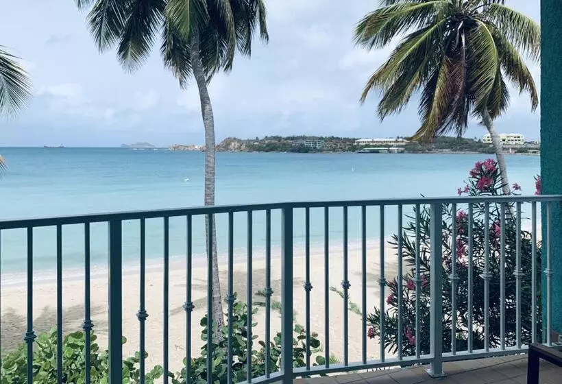 هتل Emerald Beach Resort