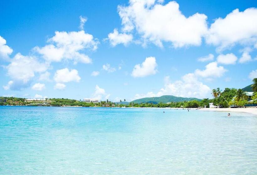 Hotel Emerald Beach Resort