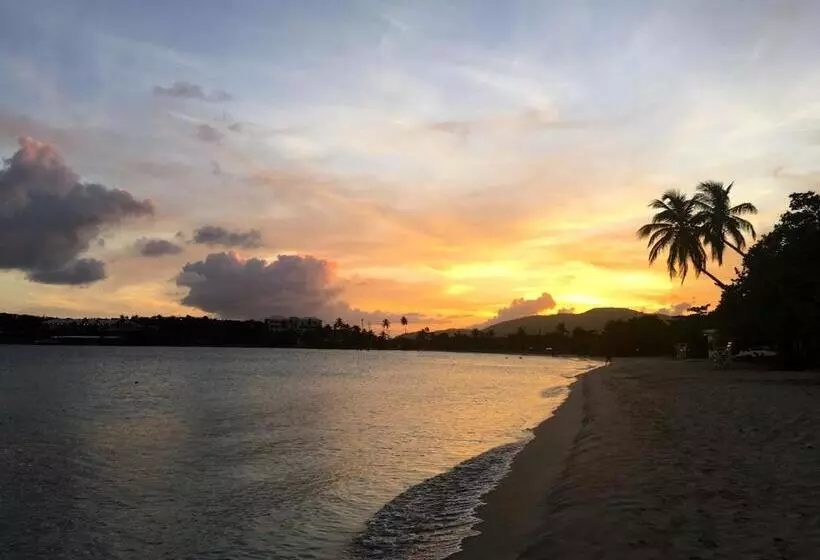 هتل Emerald Beach Resort