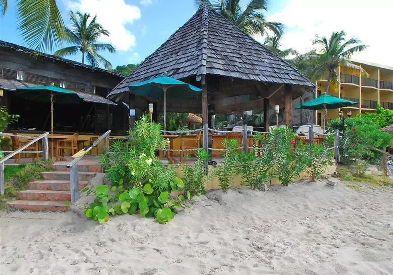 هتل Emerald Beach Resort