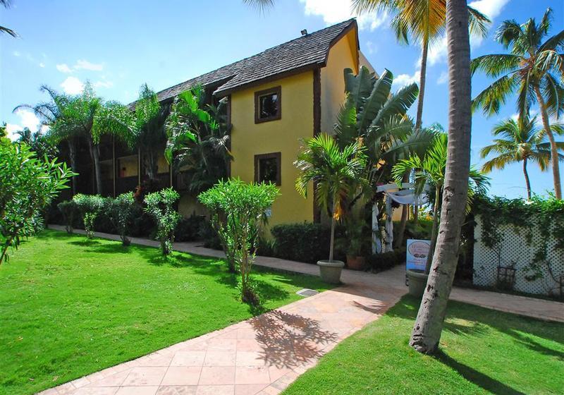 Hotel Emerald Beach Resort