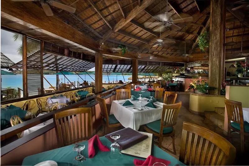 هتل Emerald Beach Resort