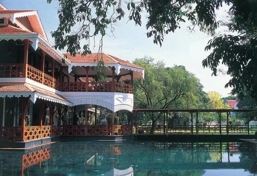 هتل Governor S Residence