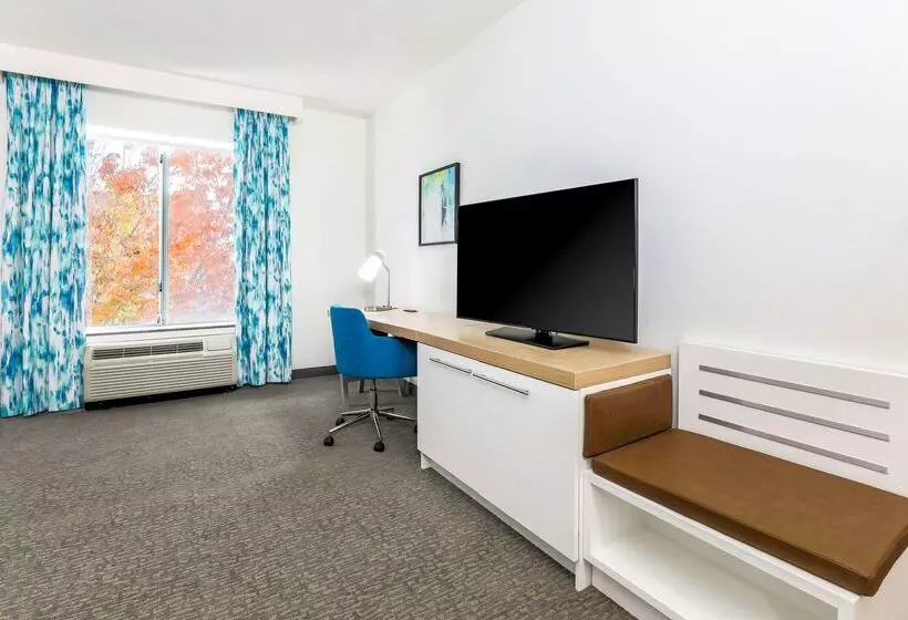 בית מלון כפרי Hilton Garden Inn Tulsa South