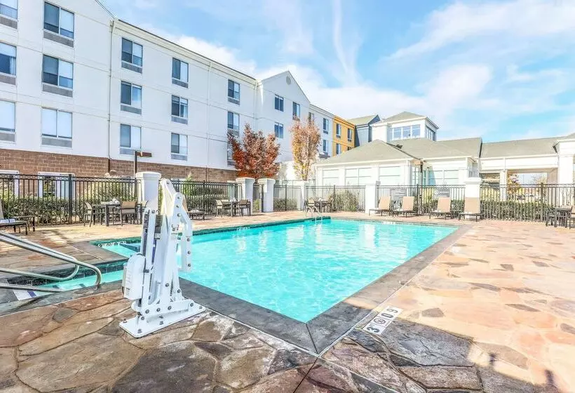 בית מלון כפרי Hilton Garden Inn Tulsa South