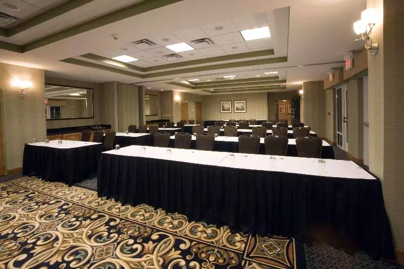 בית מלון כפרי Hilton Garden Inn Tulsa South