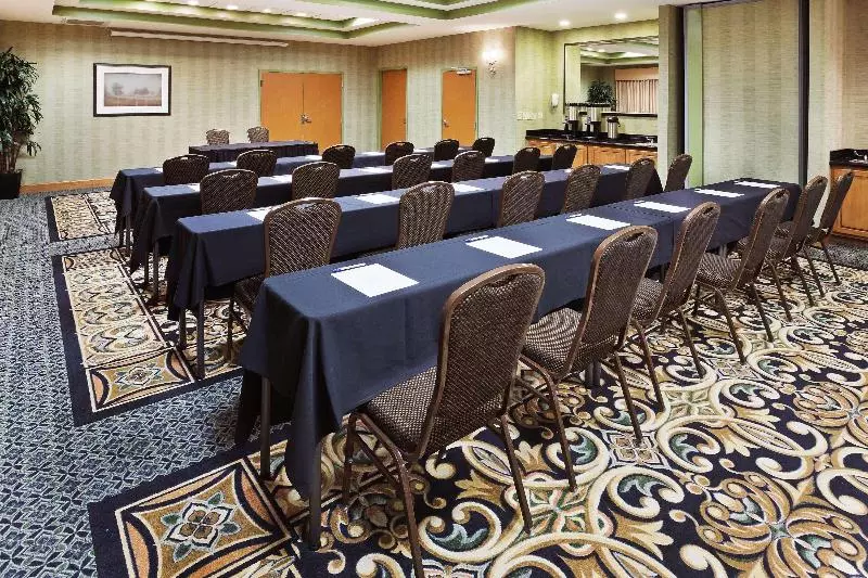 בית מלון כפרי Hilton Garden Inn Tulsa South