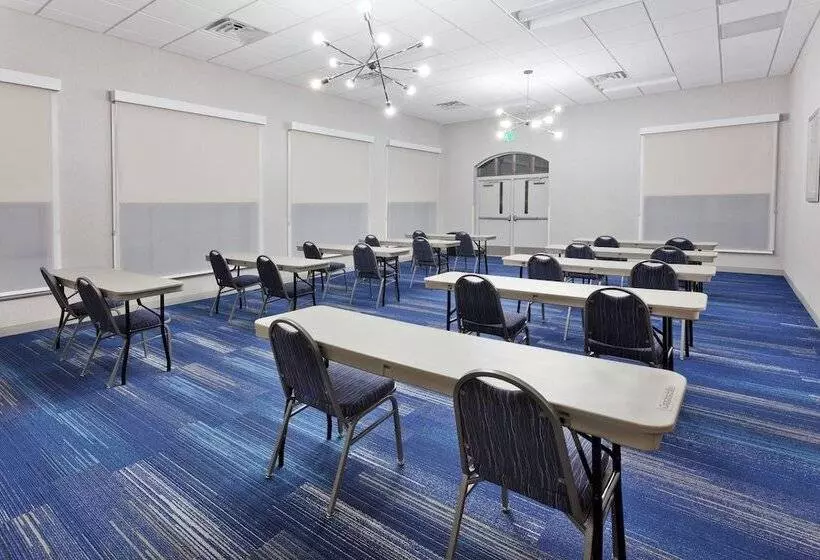 Holiday Inn Express Hotel & Suites Montgomery Boyd Cooper Parkway, An Ihg