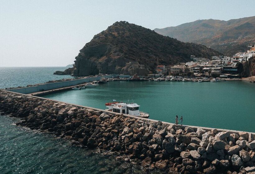 ホテル Paralos Irini Mare