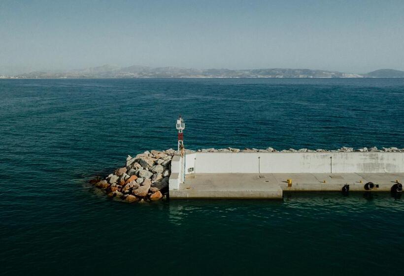 ホテル Paralos Irini Mare