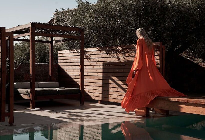 ホテル Paralos Irini Mare