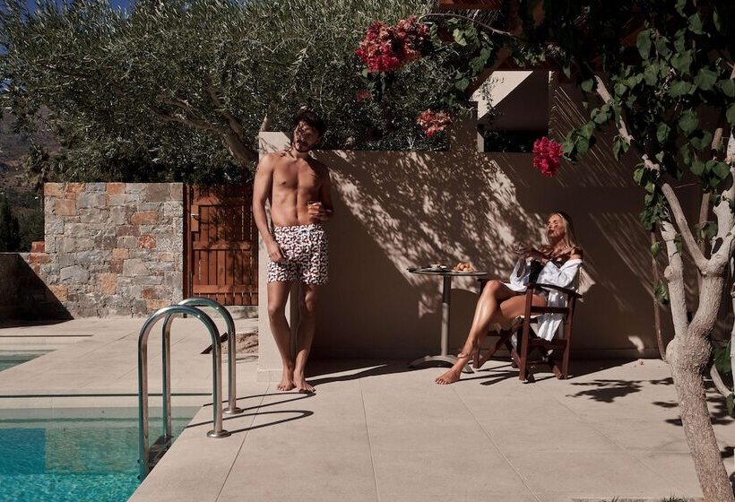 ホテル Paralos Irini Mare