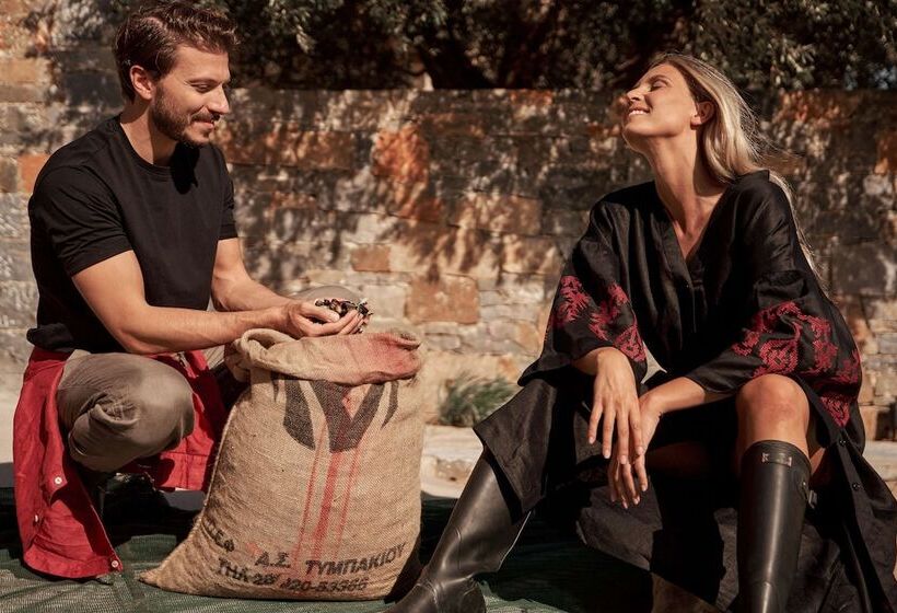 ホテル Paralos Irini Mare