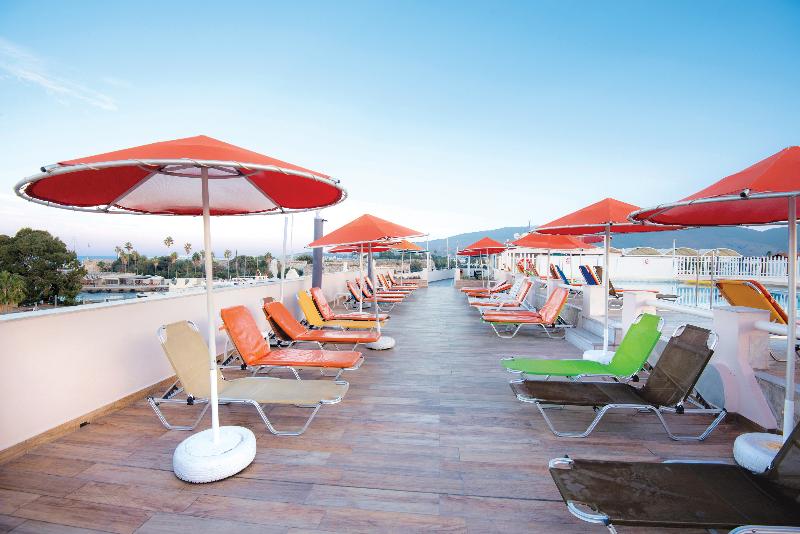 ホテル Kosta Palace