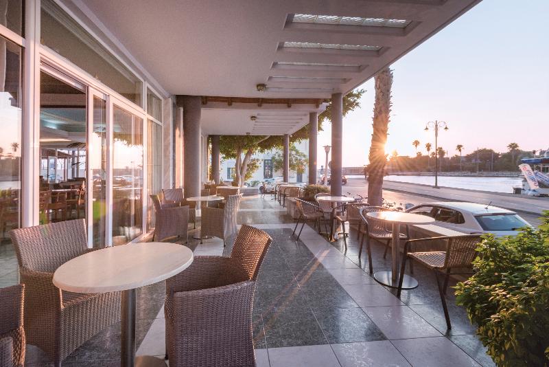 ホテル Kosta Palace