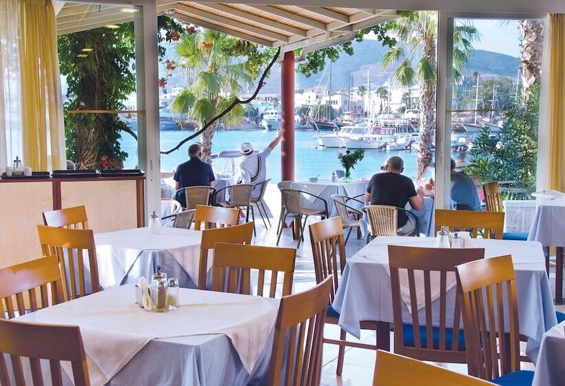 ホテル Kosta Palace