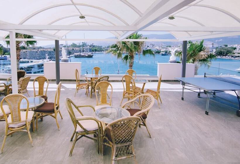 ホテル Kosta Palace