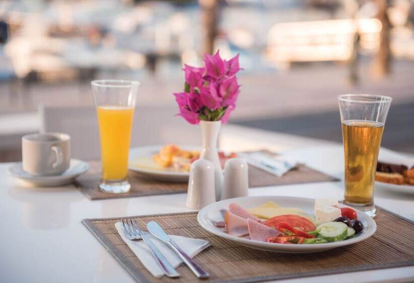 ホテル Kosta Palace