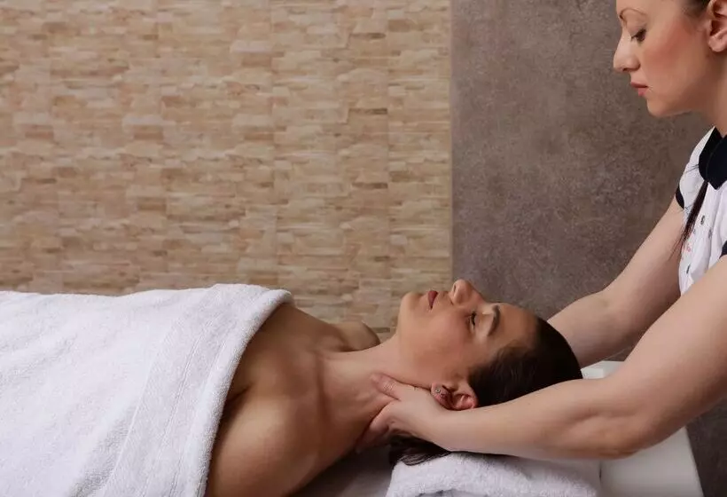 ホテル Paralos Kosta Alimia