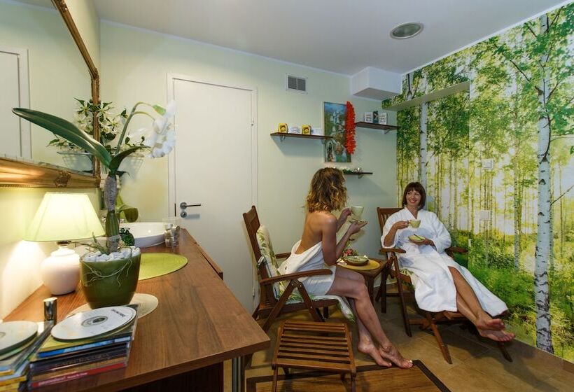 هتل Rocca Al Mare