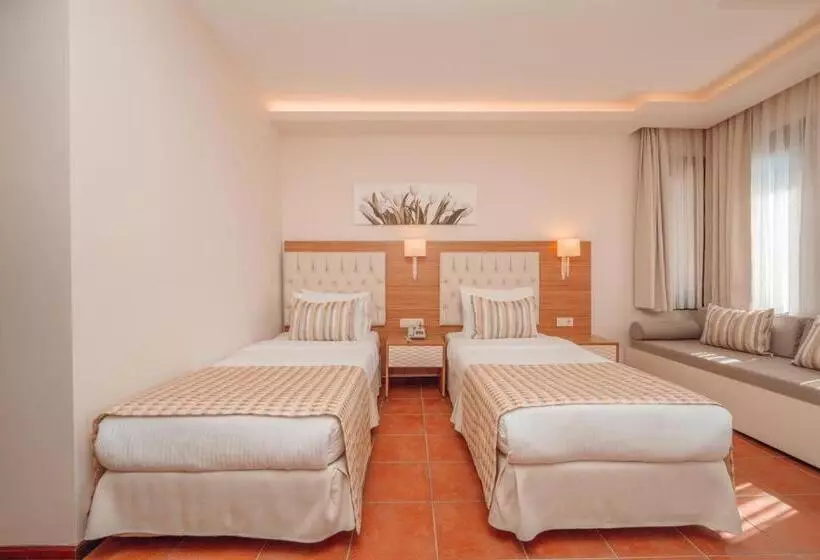 Hotel Sundia by Liberty Suncity