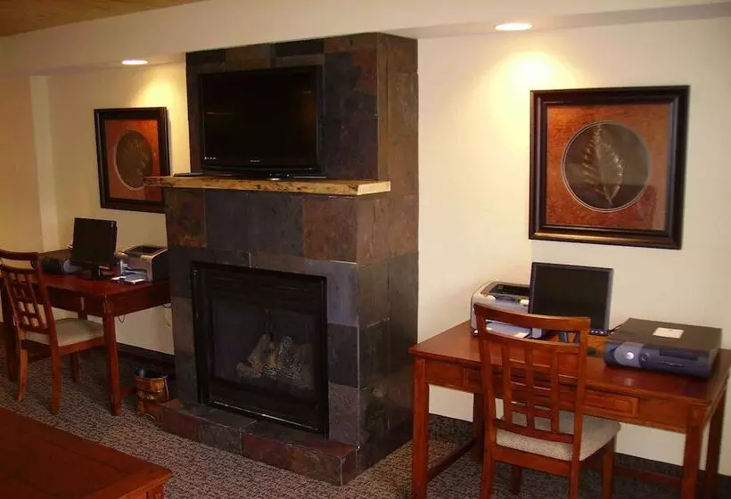 هتل Super 8 By Wyndham Rapid City