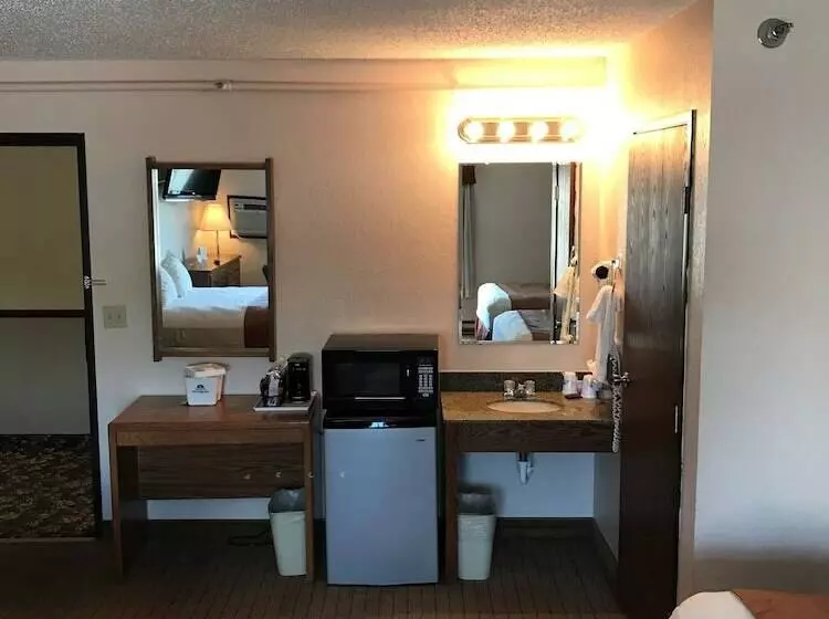 هتل Super 8 By Wyndham Rapid City