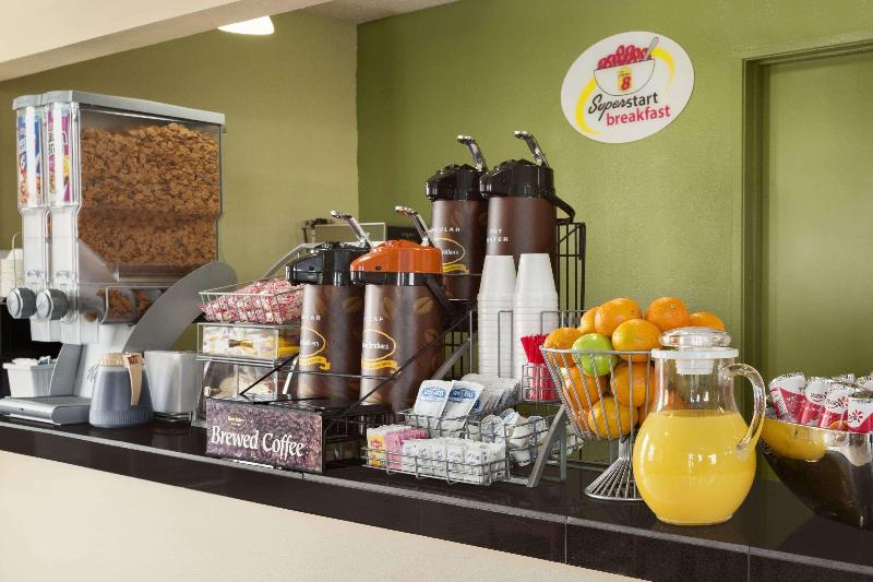 Отель Super 8 By Wyndham Ridgecrest