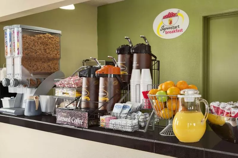 ホテル Super 8 By Wyndham Ridgecrest