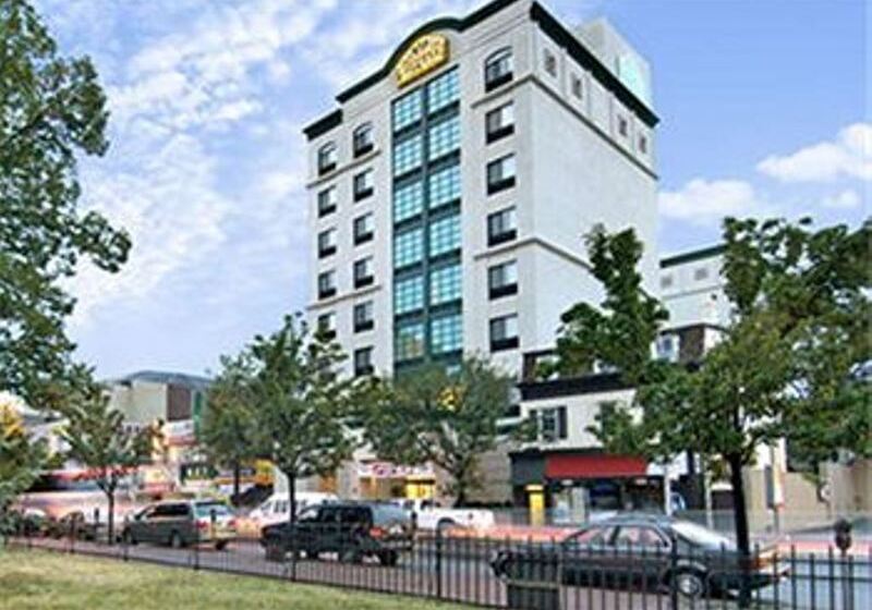 Marco Laguardia Hotel & Suites