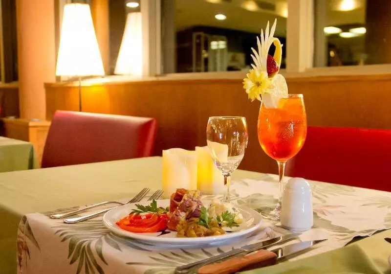 Отель Amerian Portal Del Iguazu