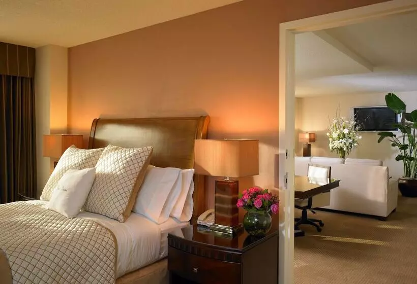 هتل Doubletree Suites By Hilton Anaheim Rsrt Conv Cntr