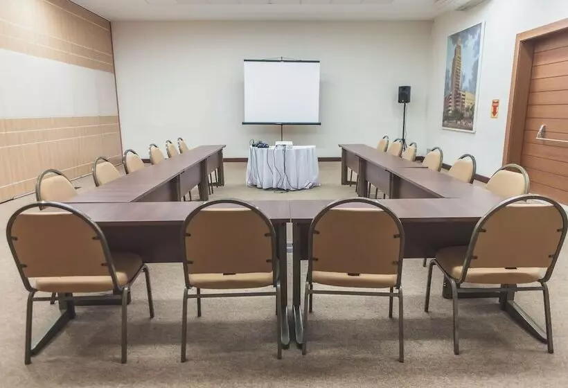 Отель Ferradura Resort